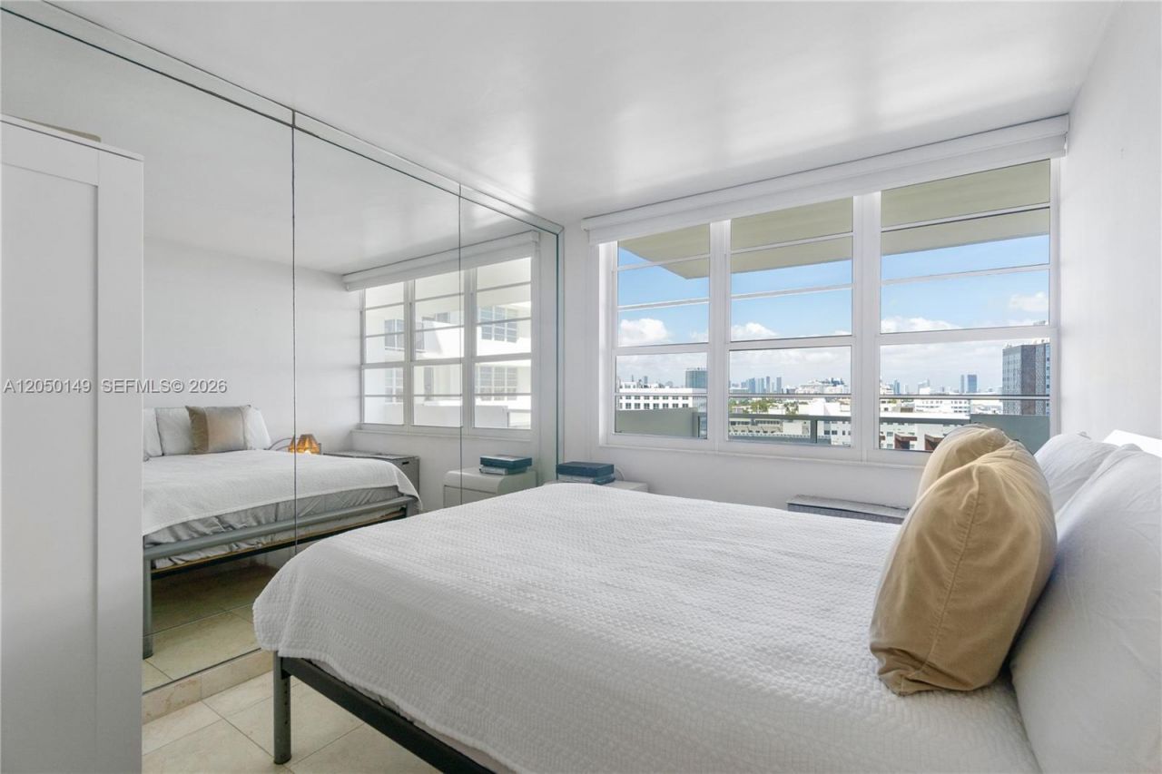 100 Lincoln Rd , Unit 1020, Miami Beach, FL 33139 Photo