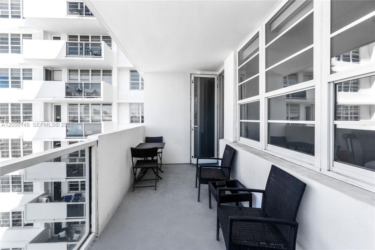 100 Lincoln Rd , Unit 1020, Miami Beach, FL 33139 Photo