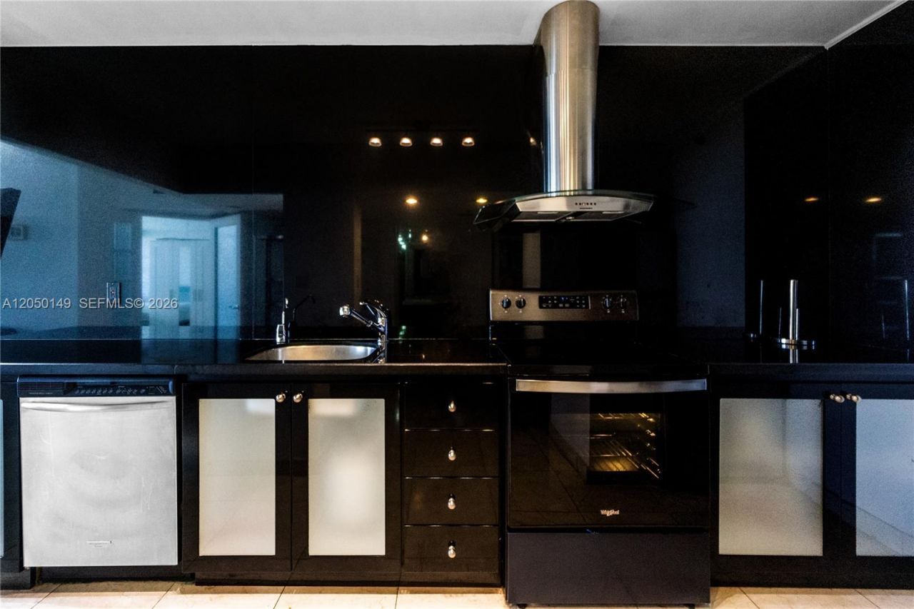 100 Lincoln Rd , Unit 1020, Miami Beach, FL 33139 Photo