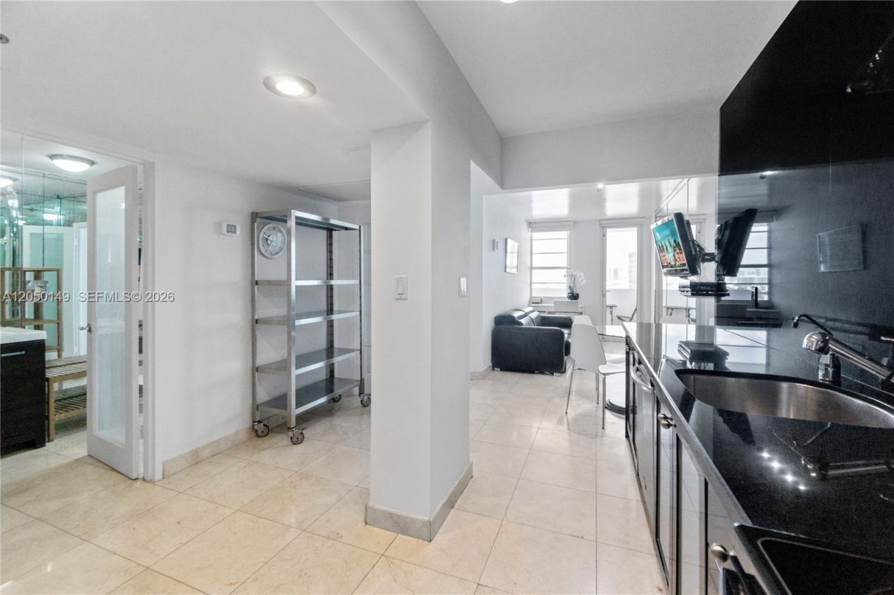 100 Lincoln Rd , Unit 1020, Miami Beach, FL 33139 Photo