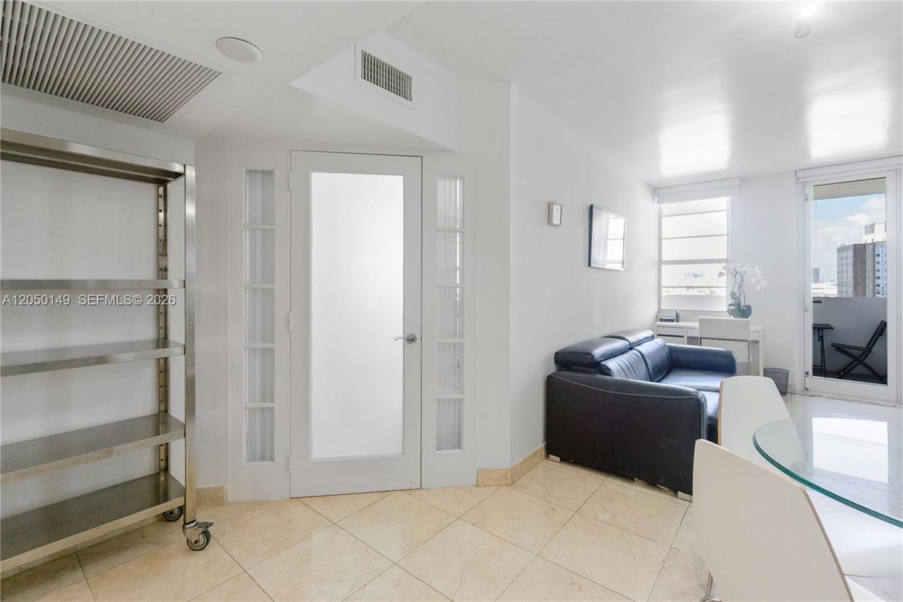 100 Lincoln Rd , Unit 1020, Miami Beach, FL 33139 Photo