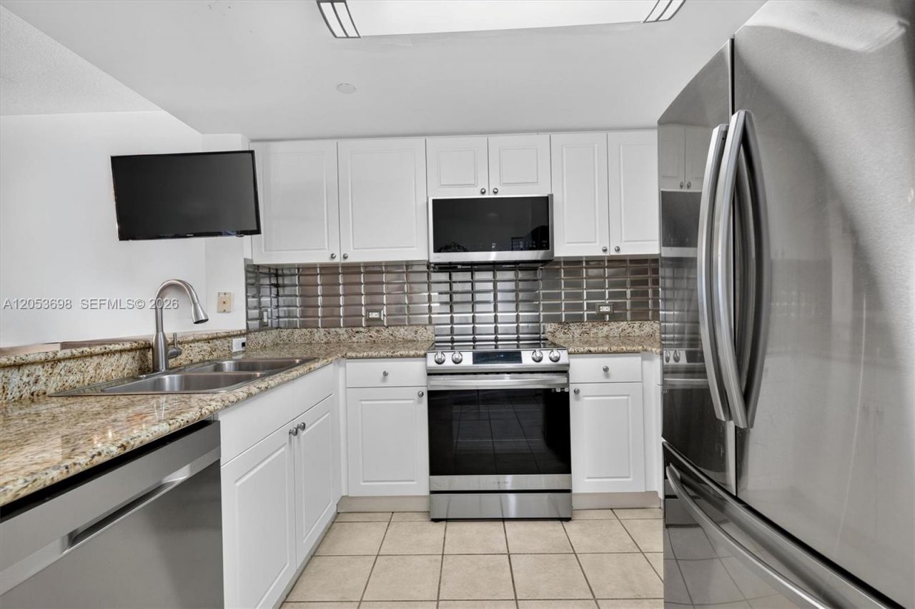 19501 W Country Club Dr , Unit 2401, Aventura, FL 33180 Photo