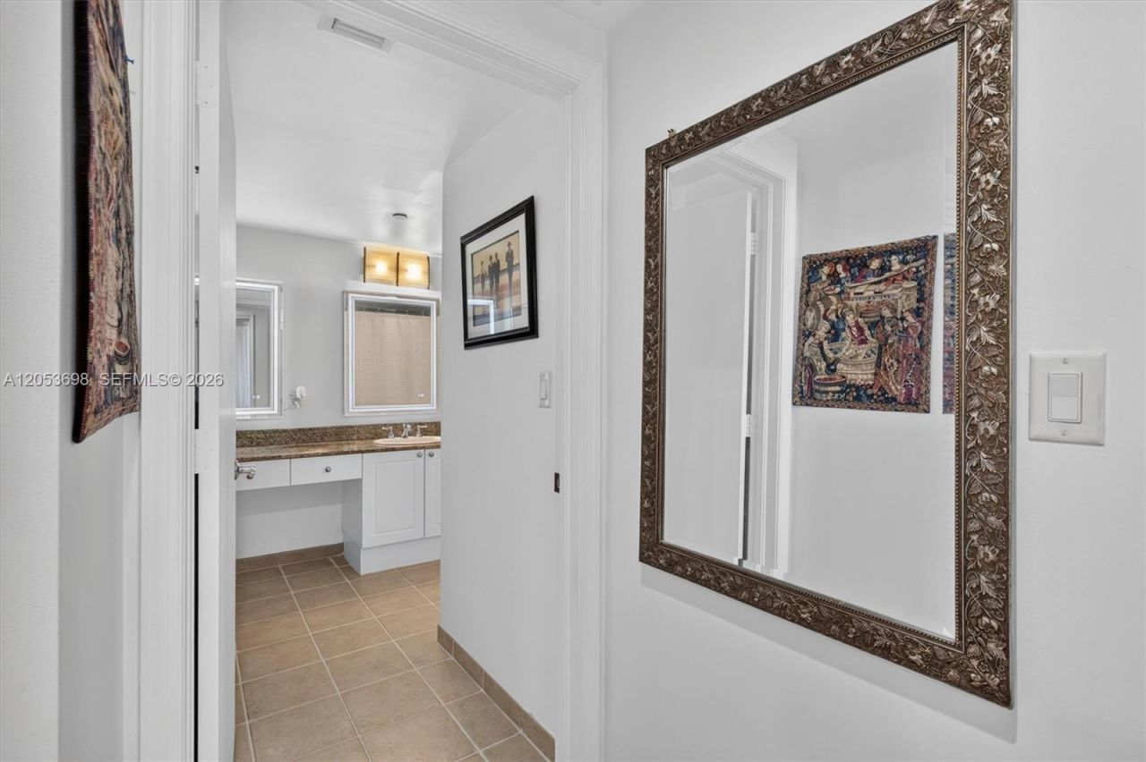 19501 W Country Club Dr , Unit 2401, Aventura, FL 33180 Photo