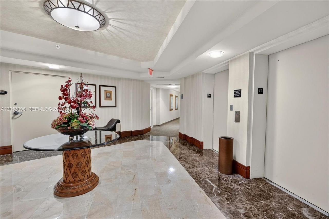 19501 W Country Club Dr , Unit 2401, Aventura, FL 33180 Photo