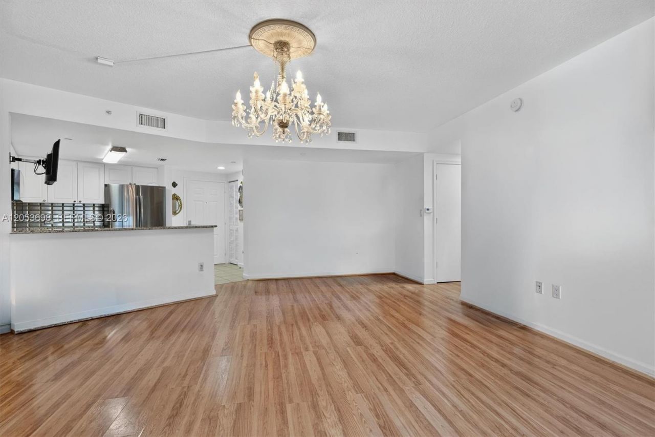19501 W Country Club Dr , Unit 2401, Aventura, FL 33180 Photo