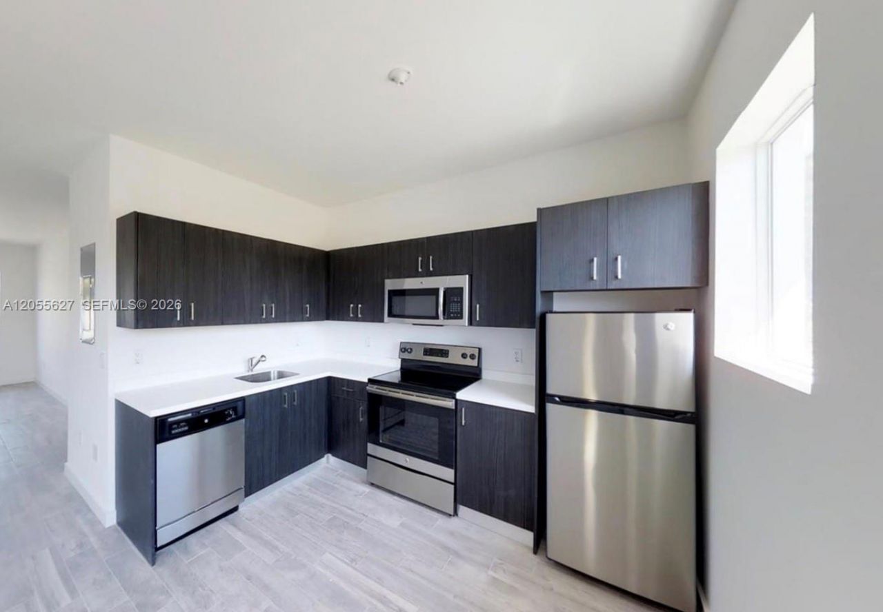 321 S Shore Dr, Unit 12, Miami Beach, FL 33141 Photo