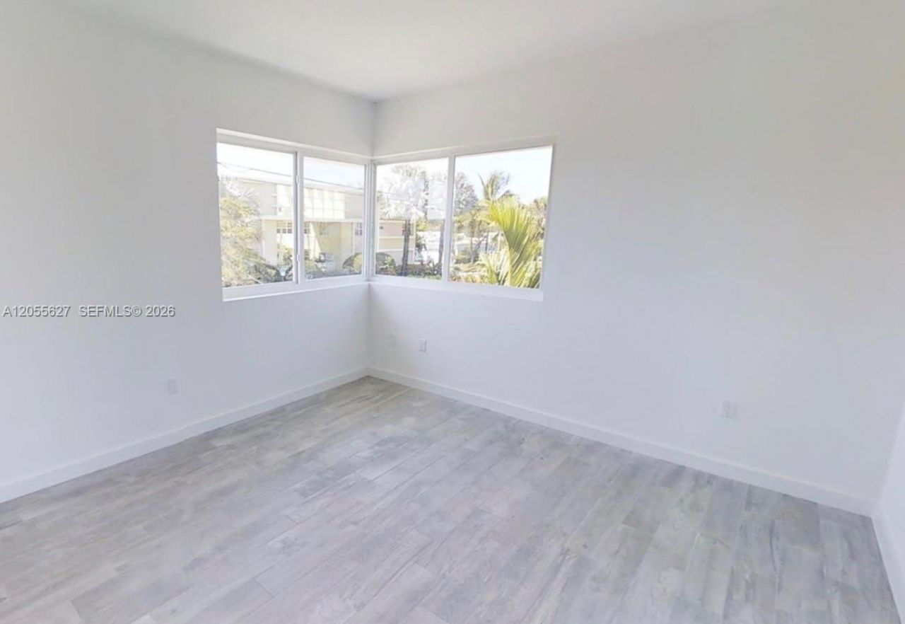 321 S Shore Dr, Unit 12, Miami Beach, FL 33141 Photo