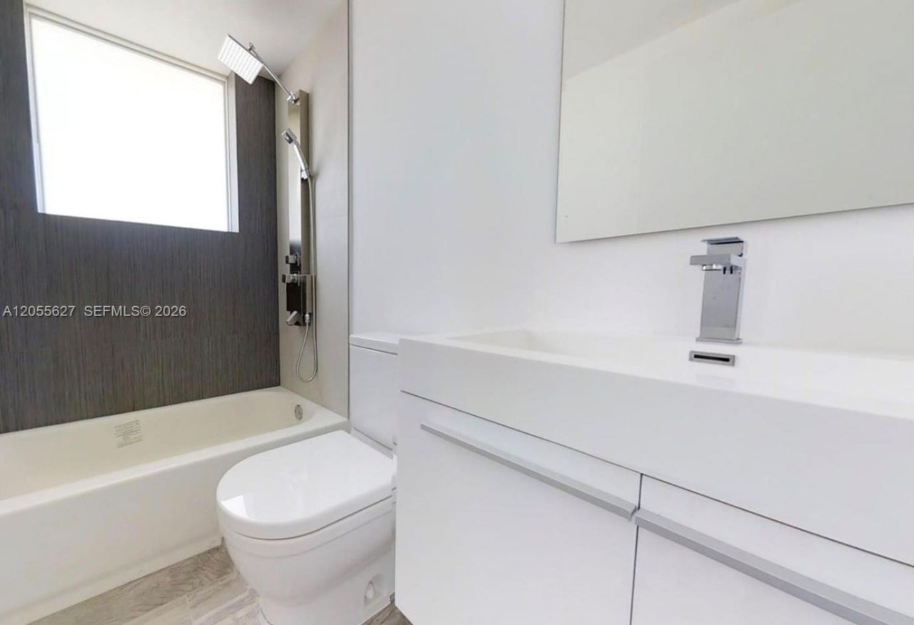 321 S Shore Dr, Unit 12, Miami Beach, FL 33141 Photo