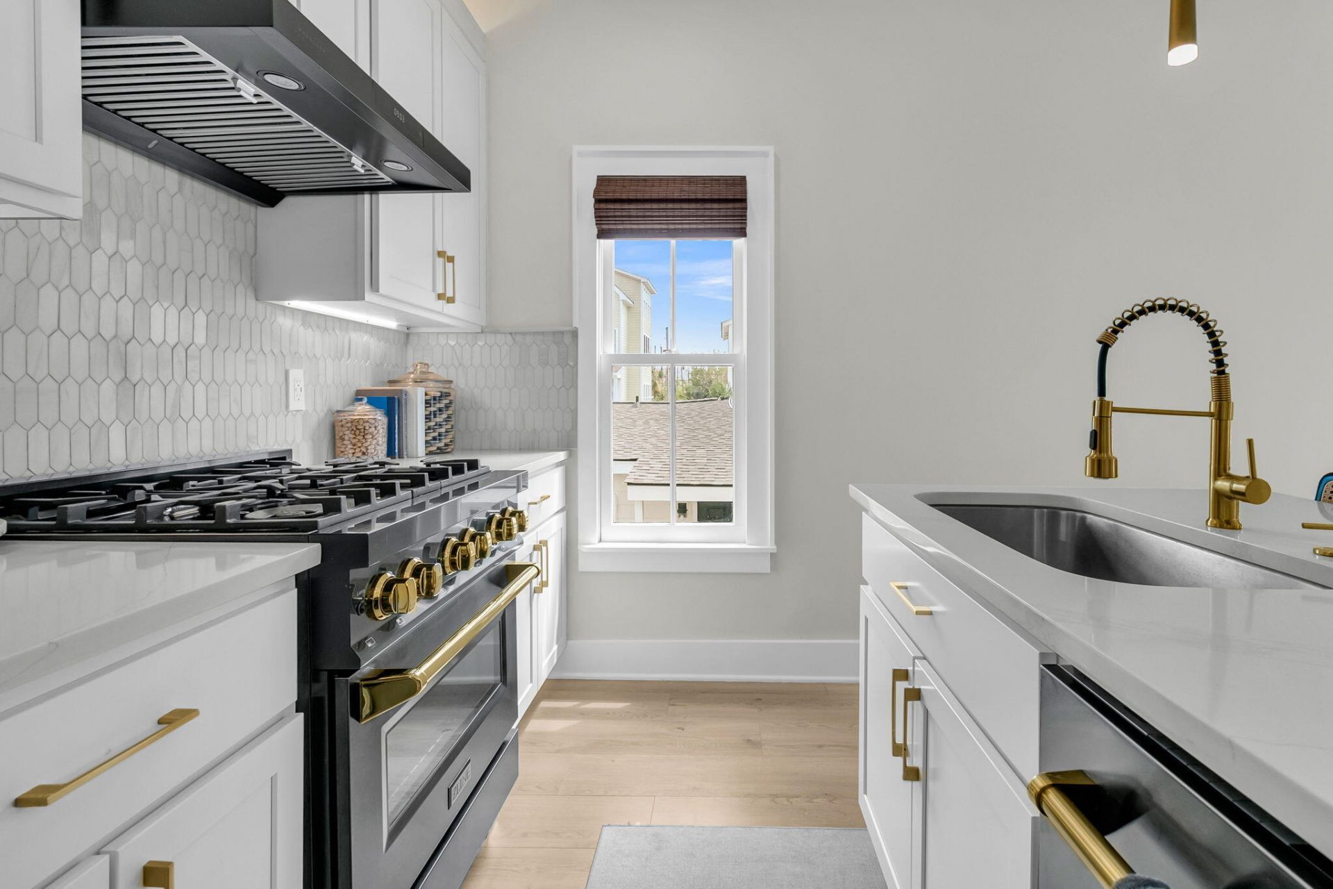 72 Hanover Street Photo 12