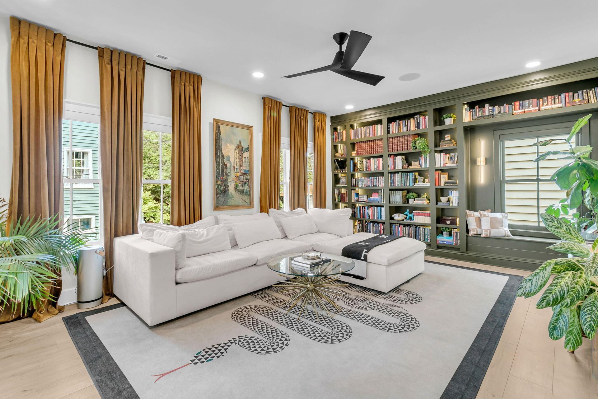 72 Hanover Street Photo 8