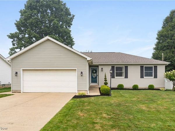835 Johnny K Boulevard, Hubbard, OH 44425