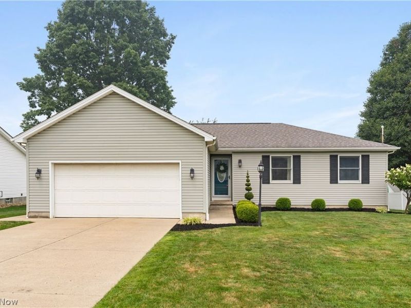 835 Johnny K Boulevard, Hubbard, OH 44425 Photo 1