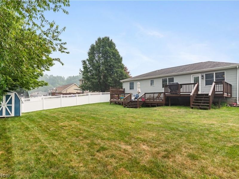 835 Johnny K Boulevard, Hubbard, OH 44425 Photo 2