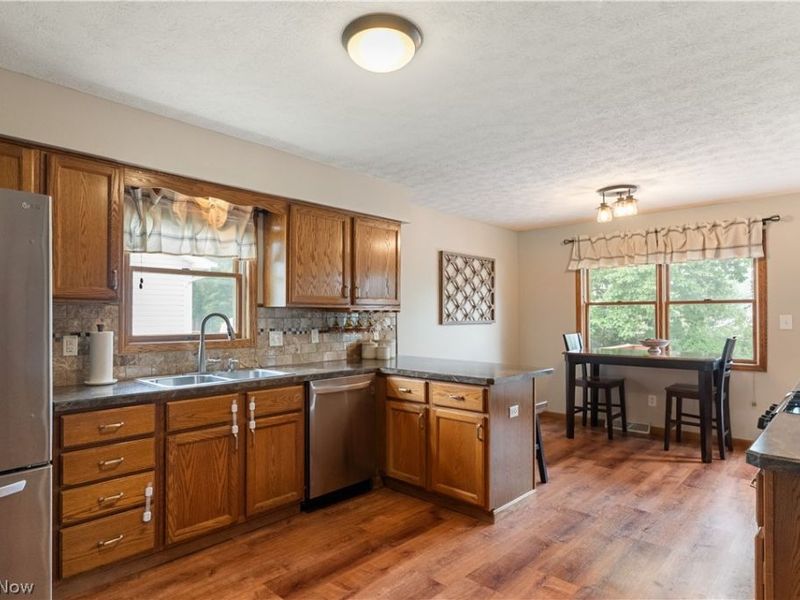 835 Johnny K Boulevard, Hubbard, OH 44425 Photo 3