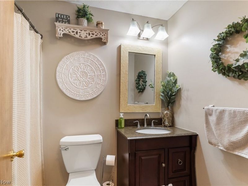 835 Johnny K Boulevard, Hubbard, OH 44425 Photo 7