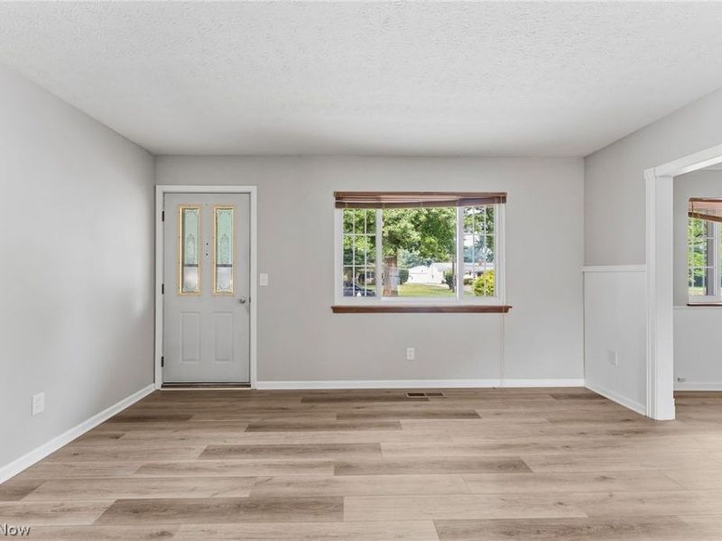 7365 Chennault Drive, North Ridgeville, OH 44039 Photo 4