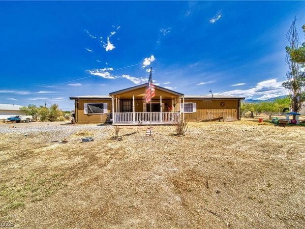 1400 W Horn Road , Pahrump, NV 89048