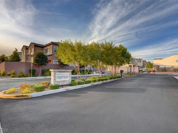 5831 Sleepy Willow Street , Las Vegas, NV 89148