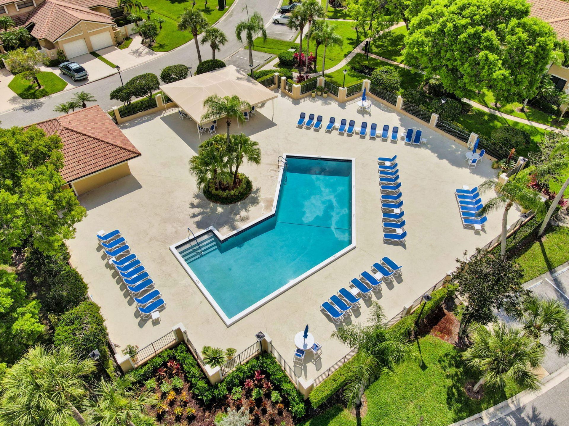 355 Prestwick Circle, Unit 4, Palm Beach Gardens, FL 33418 Photo