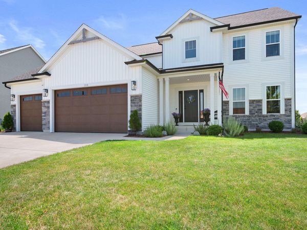 1513 Whalen Dr, Oconomowoc, WI 53066