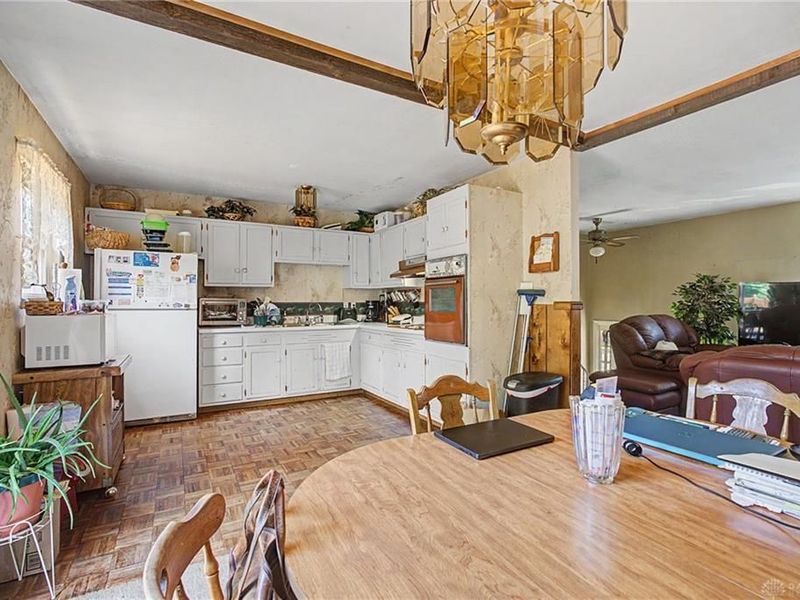 334 Ellenwood Drive, West Carrollton, OH 45449 Photo 10
