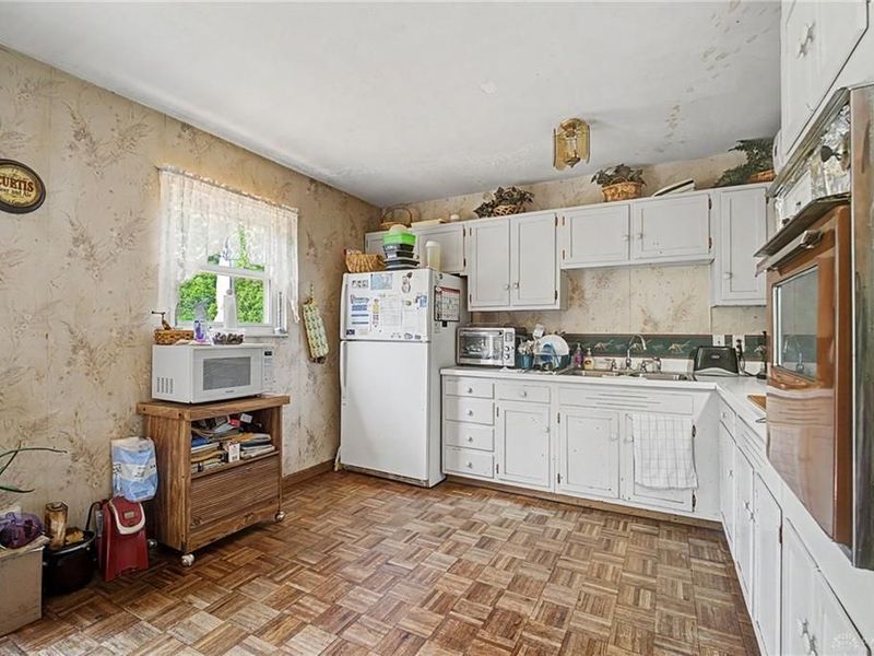 334 Ellenwood Drive, West Carrollton, OH 45449 Photo 12