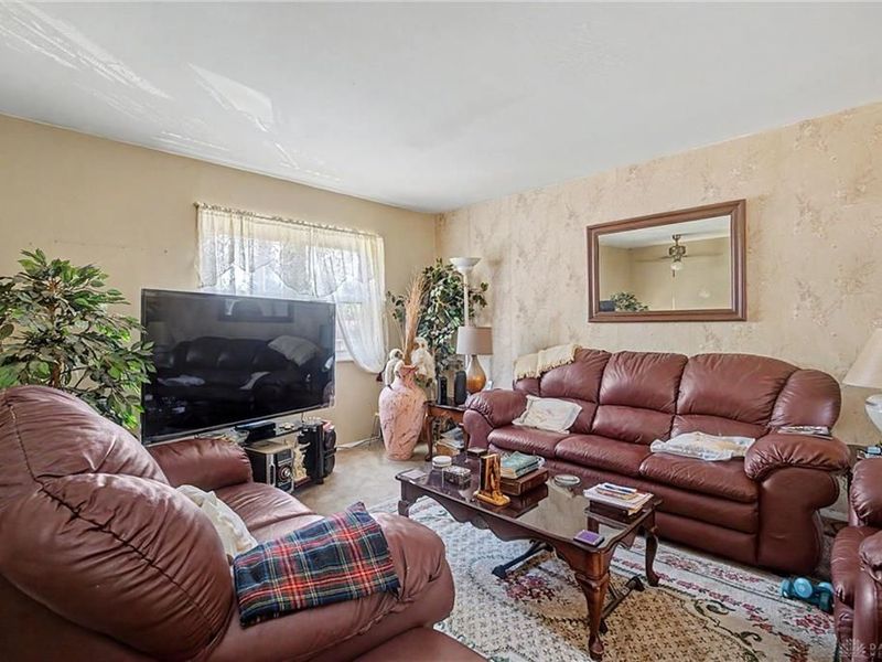 334 Ellenwood Drive, West Carrollton, OH 45449 Photo 7