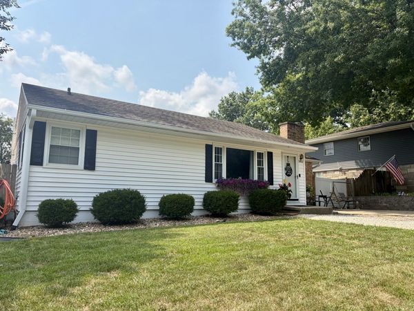 1922 Elmwood Drive W, Quincy, IL 62301