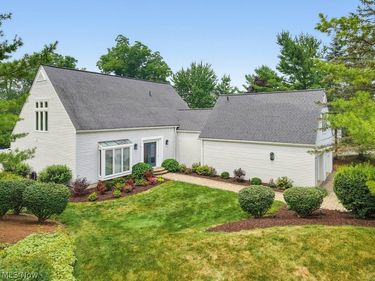 975 Meadowlark Circle, Aurora, OH 44202