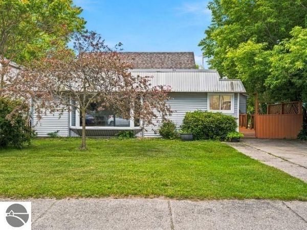 143 Benzie Boulevard S, Beulah, MI 49617
