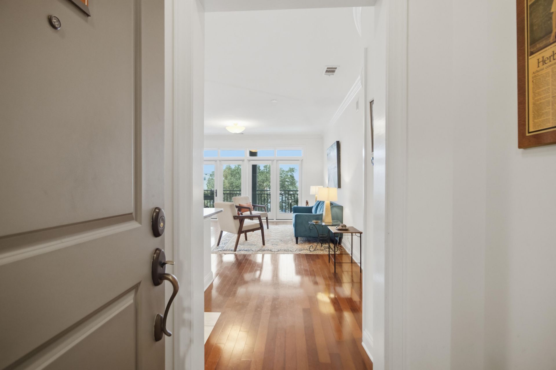 21 George Street Photo 17