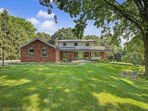8661 N Dutchess Drive, Bruce Twp, MI 48065