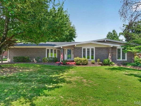 41 Club Grounds North Drive, Florissant, MO 63033