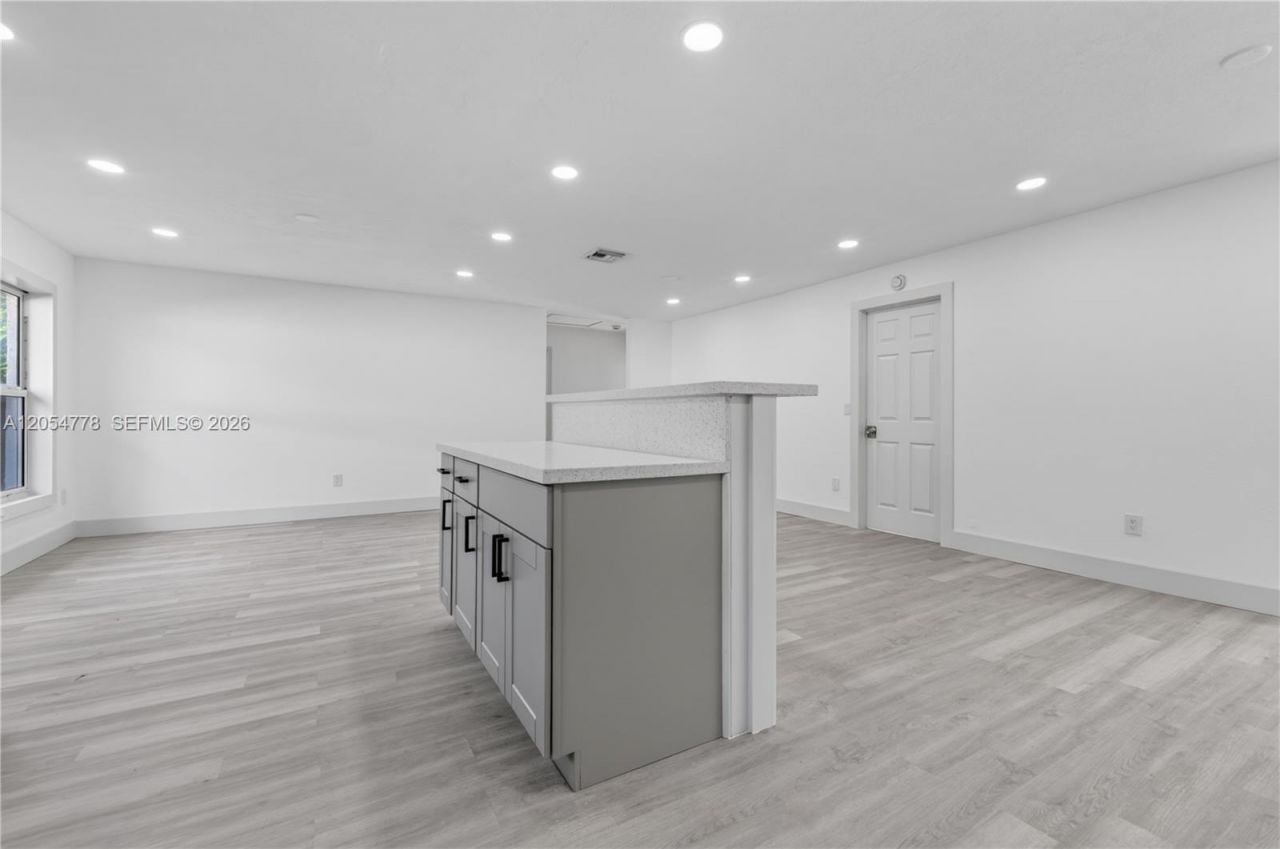 5719 Mayo St , Hollywood, FL 33023 Photo