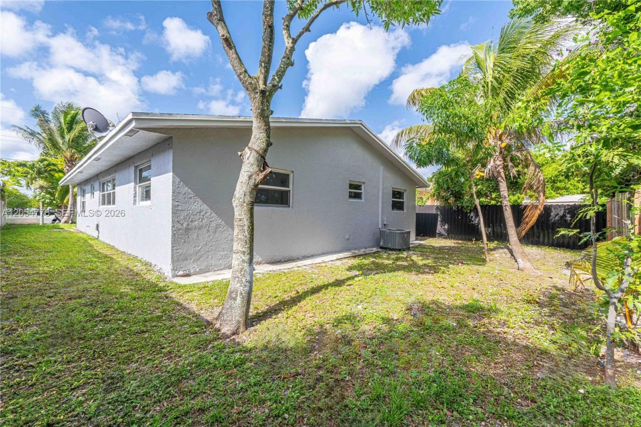 5719 Mayo St , Hollywood, FL 33023 Photo