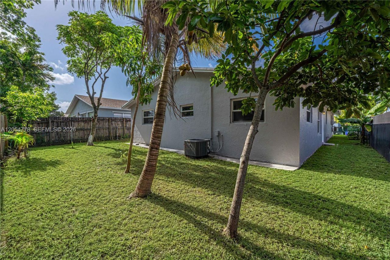 5719 Mayo St , Hollywood, FL 33023 Photo