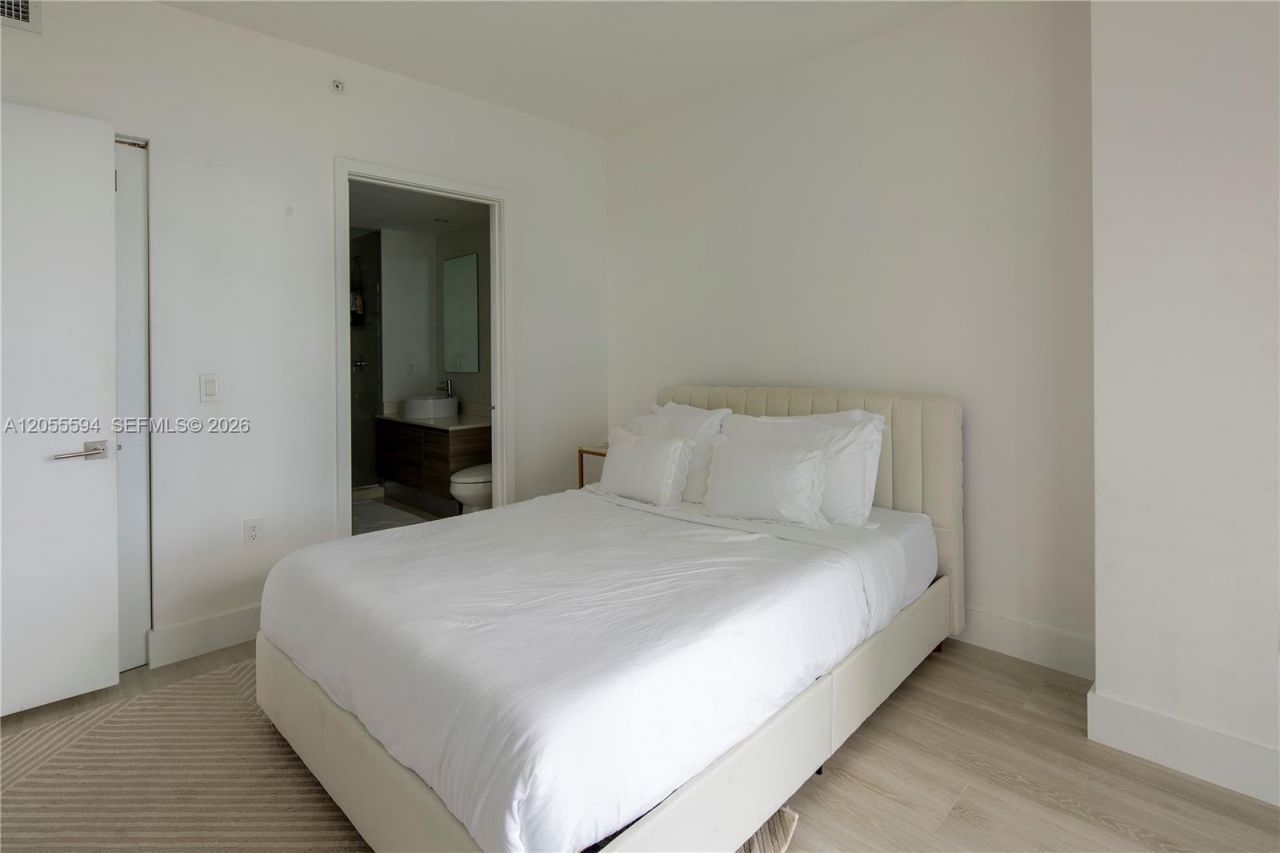 121 NE 34th St, Unit 2701, Miami, FL 33137 Photo