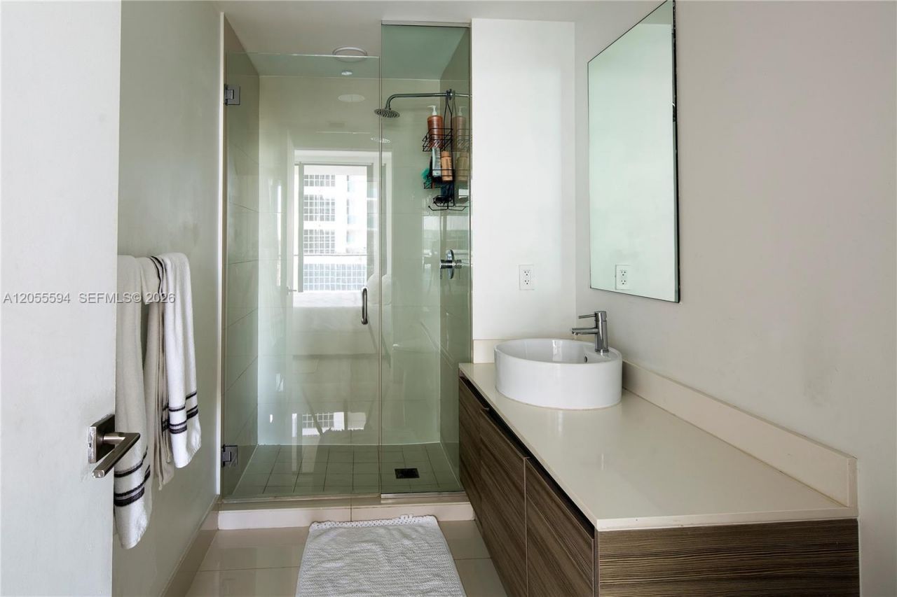 121 NE 34th St, Unit 2701, Miami, FL 33137 Photo