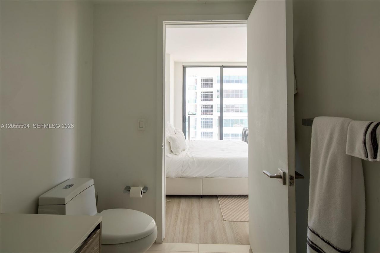 121 NE 34th St, Unit 2701, Miami, FL 33137 Photo