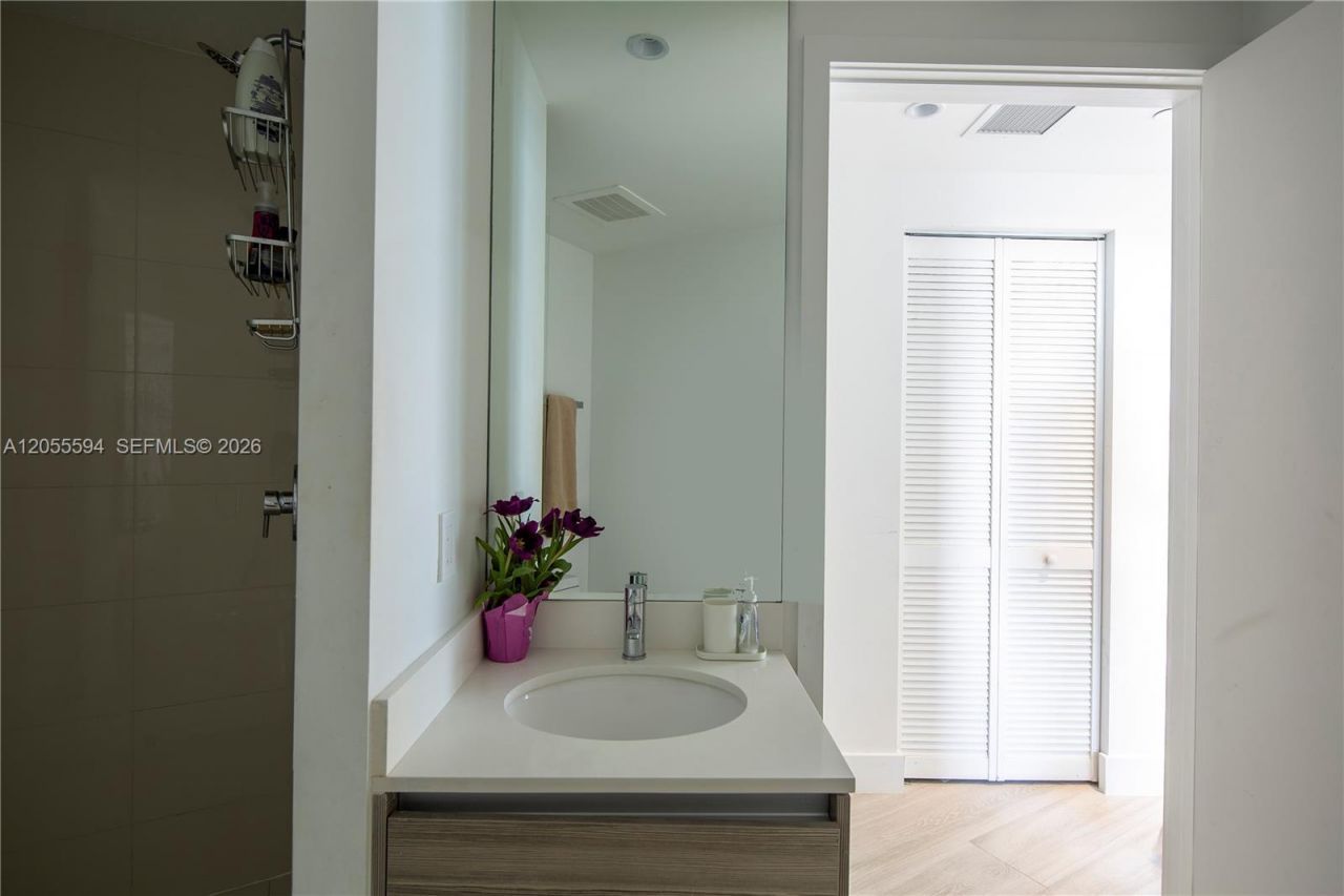 121 NE 34th St, Unit 2701, Miami, FL 33137 Photo