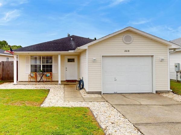 1010 Antigua Cir, Pensacola, FL 32506