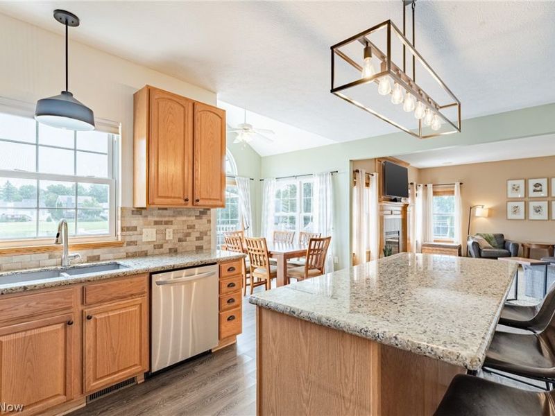 779 Castle Haven Way, Wadsworth, OH 44281 Photo 6