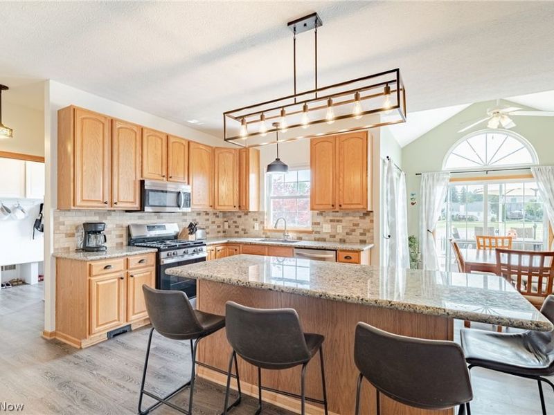 779 Castle Haven Way, Wadsworth, OH 44281 Photo 7