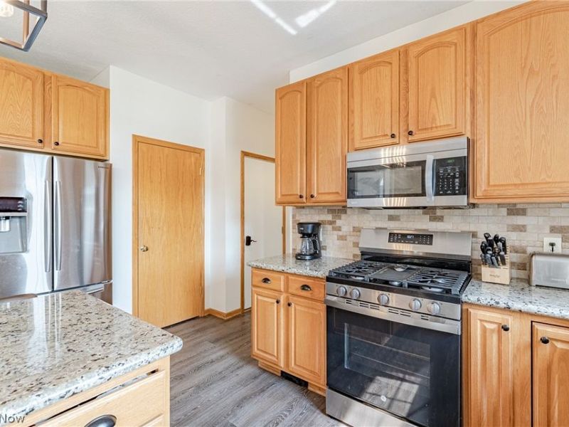 779 Castle Haven Way, Wadsworth, OH 44281 Photo 8