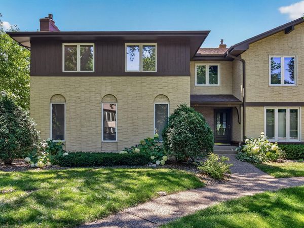 1870 Eagle Ridge Drive, Unit 12, Mendota Heights, MN 55118
