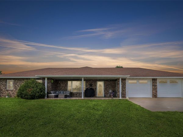 299 G40 Highway , Pleasantville, IA 50225