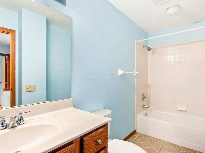 3226 Tumwater Valley Drive, Pickerington, OH 43147 Photo 27