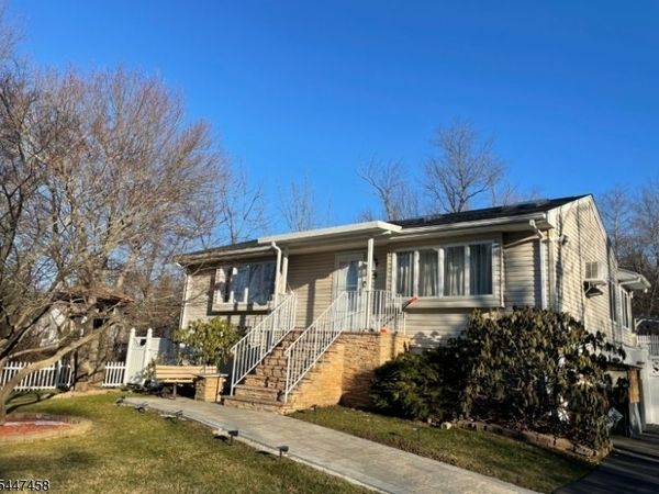 5 Wagonwheel Rd, Vernon, NJ 07422