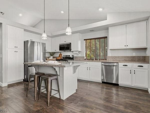 5528 Rock Creek Lane , Las Vegas, NV 89130