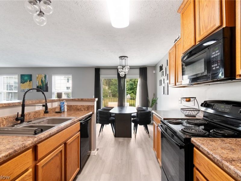 880 Starr Ridge Street SE, Massillon, OH 44646 Photo 12